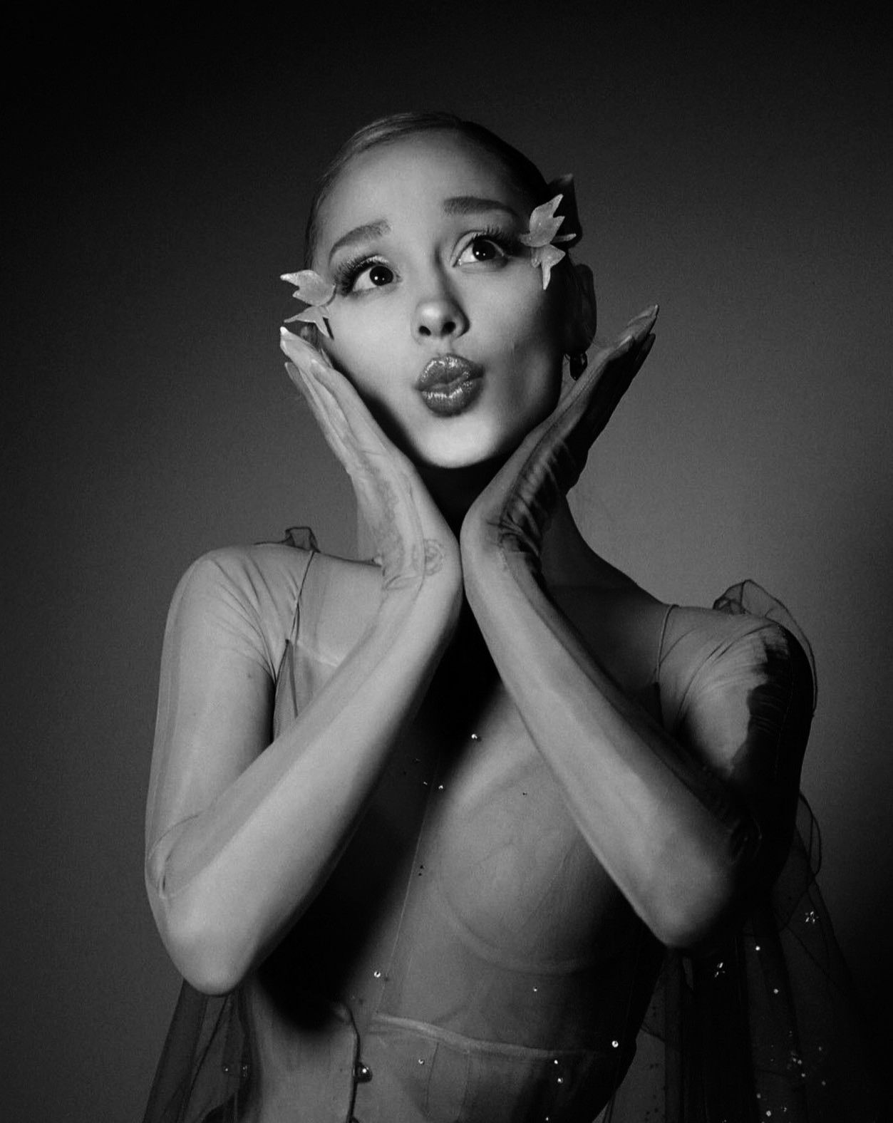 cute Ariana Grande wallpapers 0058