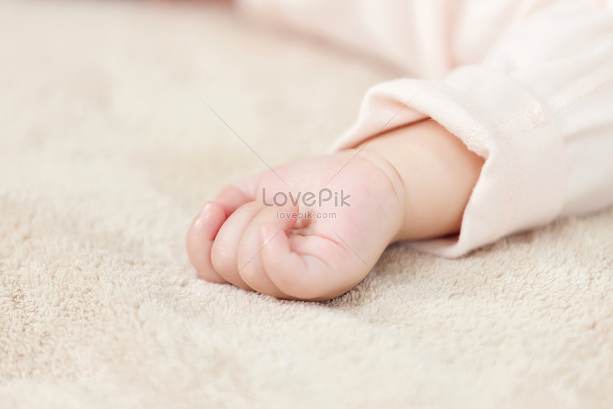 cute baby hands wallpapers 0012