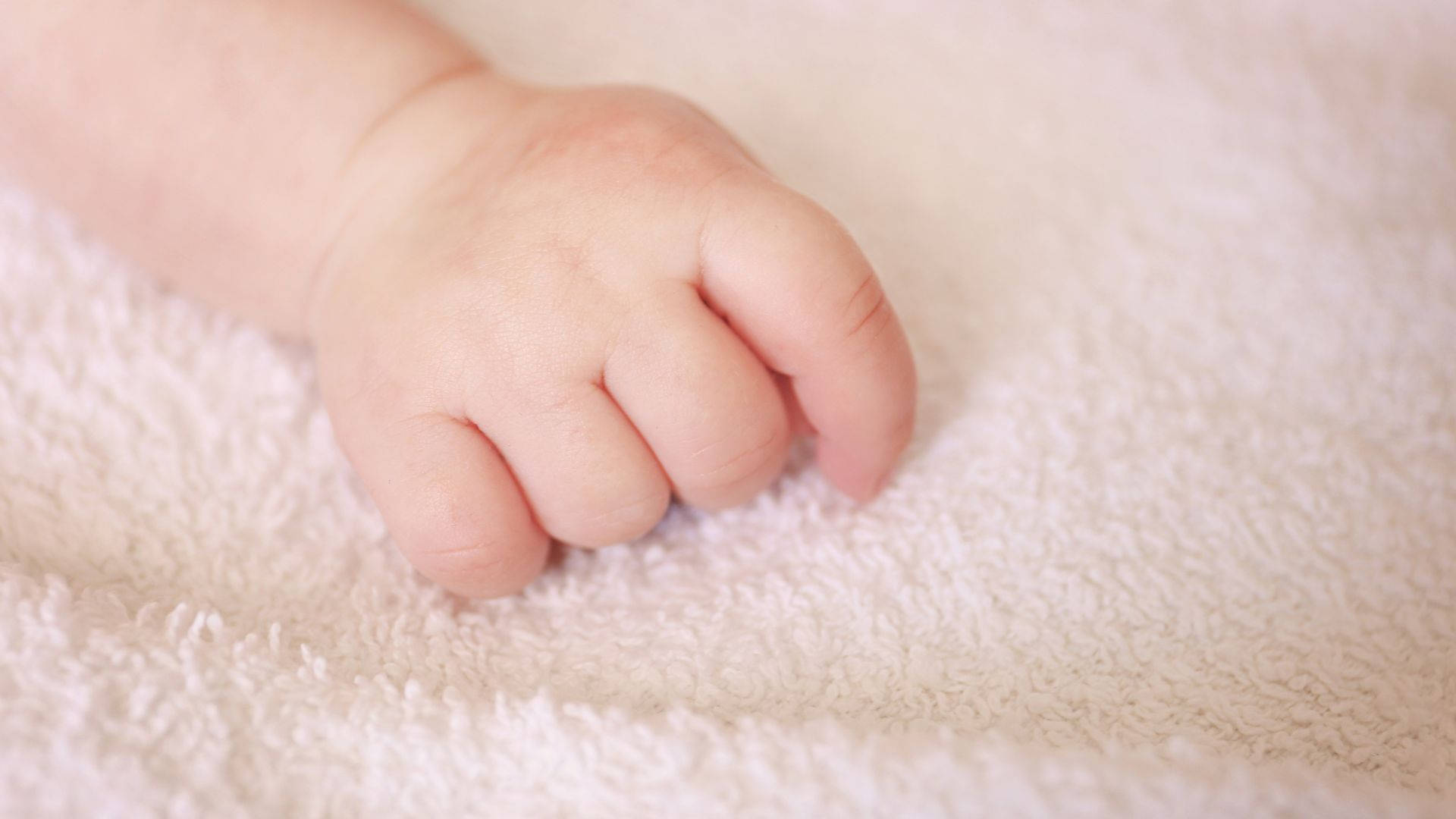 cute baby hands wallpapers 0018