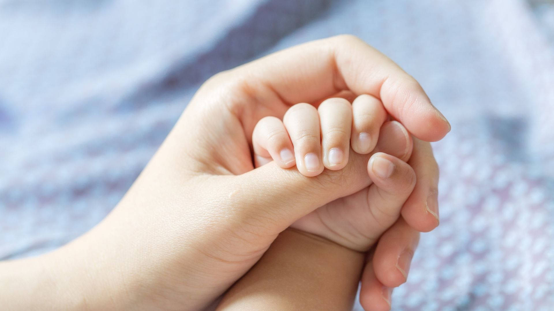 cute baby hands wallpapers 0034