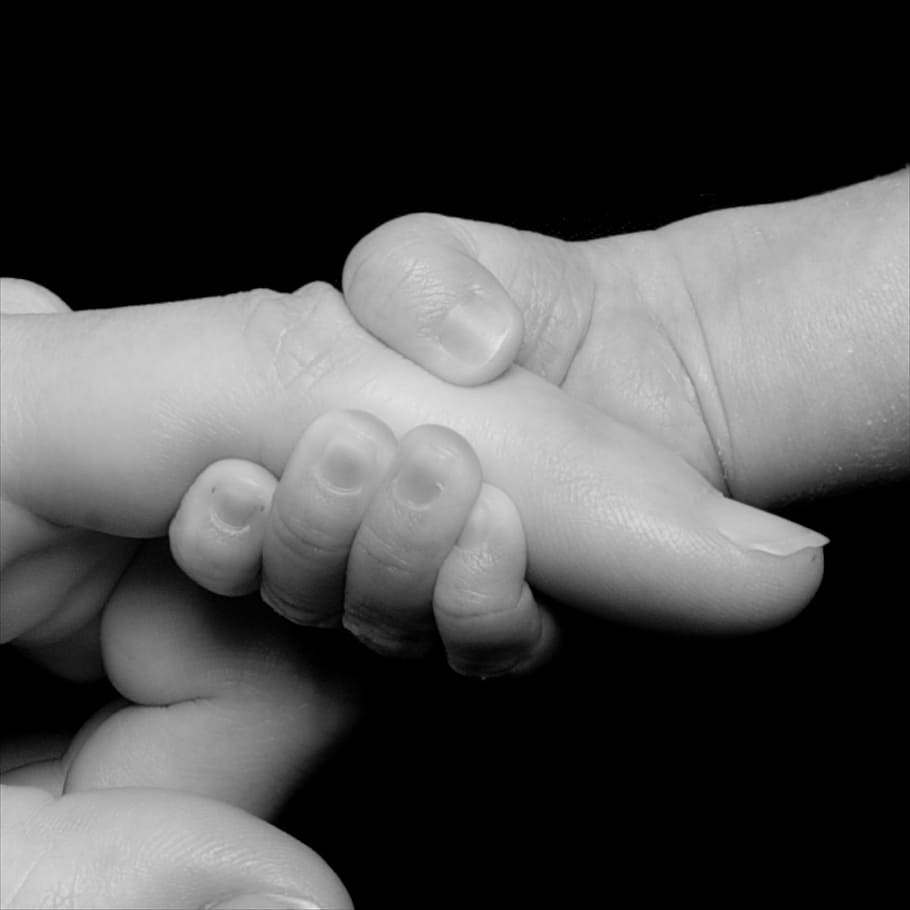 cute baby hands wallpapers 0075