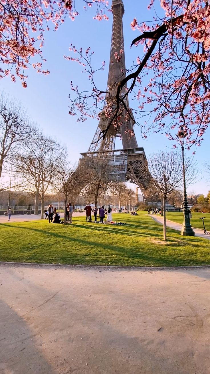 Eiffel Tower cute paris wallpapers 0080